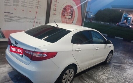 KIA Rio III рестайлинг, 2013 год, 2 000 000 рублей, 9 фотография