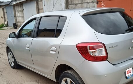 Renault Sandero II рестайлинг, 2015 год, 575 000 рублей, 4 фотография