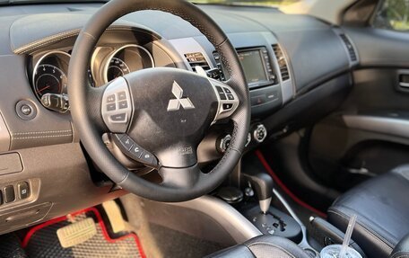 Mitsubishi Outlander III рестайлинг 3, 2011 год, 1 590 000 рублей, 10 фотография