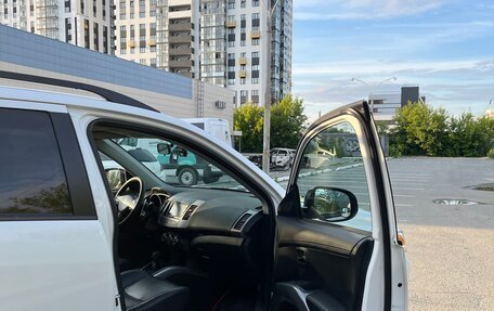 Mitsubishi Outlander III рестайлинг 3, 2011 год, 1 590 000 рублей, 15 фотография