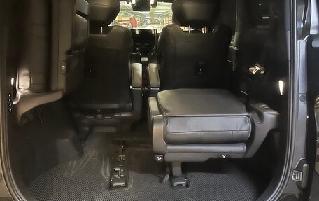 Toyota Alphard, 2024 год, 13 000 000 рублей, 6 фотография