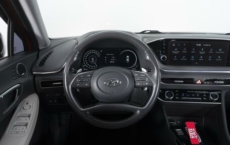 Hyundai Sonata VIII, 2019 год, 2 370 000 рублей, 18 фотография
