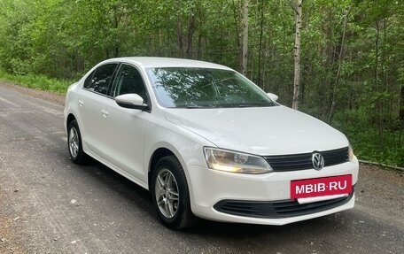 Volkswagen Jetta VI, 2013 год, 1 050 000 рублей, 2 фотография