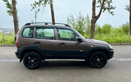 Chevrolet Niva I рестайлинг, 2017 год, 680 000 рублей, 5 фотография
