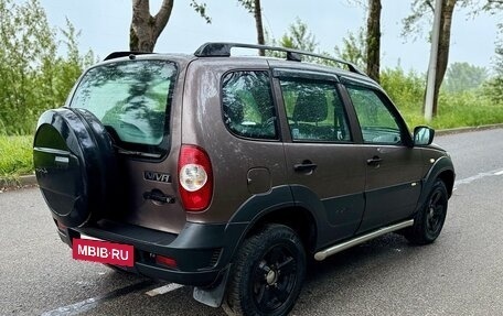 Chevrolet Niva I рестайлинг, 2017 год, 680 000 рублей, 4 фотография