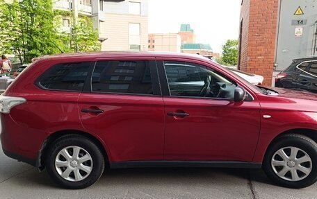 Mitsubishi Outlander III рестайлинг 3, 2014 год, 1 160 000 рублей, 12 фотография