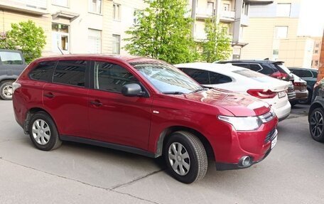 Mitsubishi Outlander III рестайлинг 3, 2014 год, 1 160 000 рублей, 8 фотография