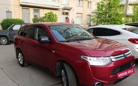 Mitsubishi Outlander III рестайлинг 3, 2014 год, 1 160 000 рублей, 11 фотография