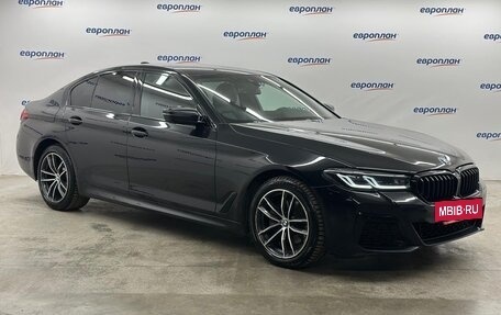BMW 5 серия, 2021 год, 3 935 000 рублей, 2 фотография