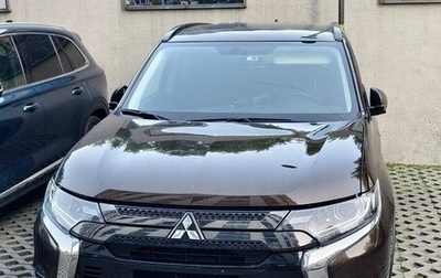 Mitsubishi Outlander III рестайлинг 3, 2021 год, 2 395 000 рублей, 1 фотография