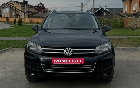 Volkswagen Touareg III, 2013 год, 2 290 000 рублей, 2 фотография
