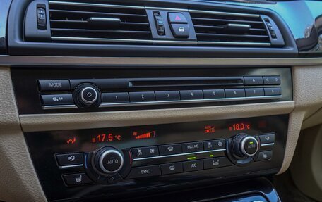 BMW 5 серия, 2014 год, 1 950 000 рублей, 13 фотография