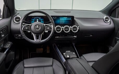Mercedes-Benz GLA, 2021 год, 4 500 000 рублей, 6 фотография
