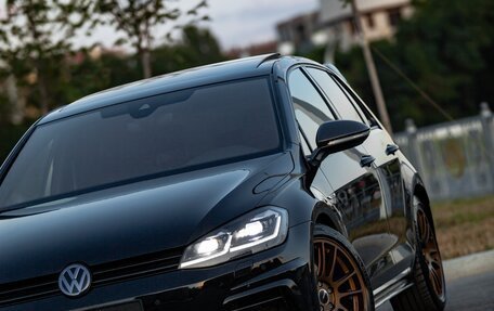 Volkswagen Golf R VII, 2019 год, 3 900 000 рублей, 2 фотография