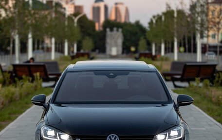 Volkswagen Golf R VII, 2019 год, 3 900 000 рублей, 8 фотография