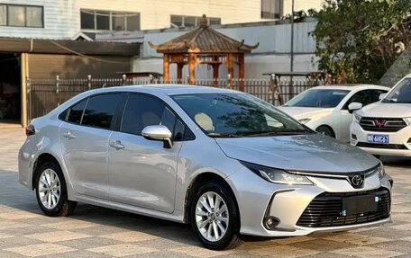 Toyota Corolla, 2022 год, 1 350 000 рублей, 3 фотография