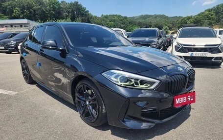 BMW 1 серия, 2021 год, 2 432 027 рублей, 3 фотография