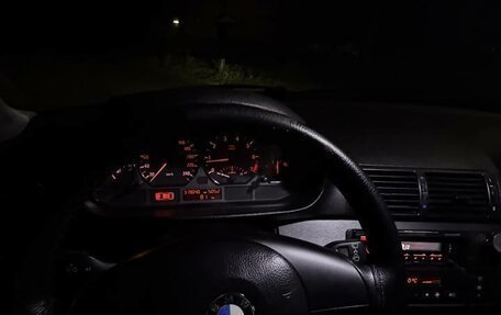 BMW 3 серия, 2004 год, 900 000 рублей, 9 фотография