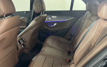 Mercedes-Benz E-Класс, 2022 год, 3 565 000 рублей, 9 фотография