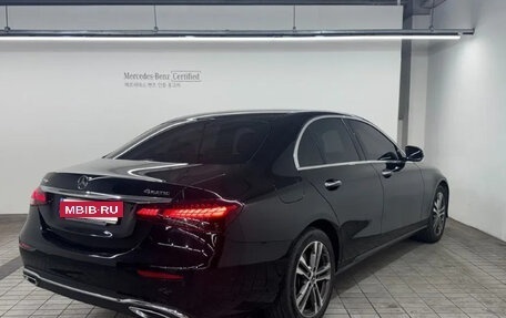 Mercedes-Benz E-Класс, 2022 год, 3 565 000 рублей, 2 фотография