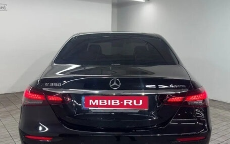Mercedes-Benz E-Класс, 2022 год, 3 565 000 рублей, 4 фотография