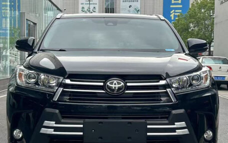 Toyota Highlander III, 2021 год, 2 999 000 рублей, 2 фотография