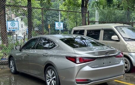 Lexus ES VII, 2022 год, 3 000 000 рублей, 6 фотография