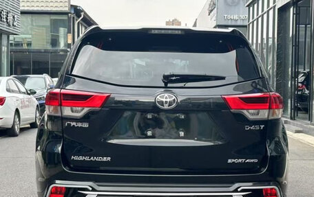 Toyota Highlander III, 2021 год, 2 999 000 рублей, 10 фотография