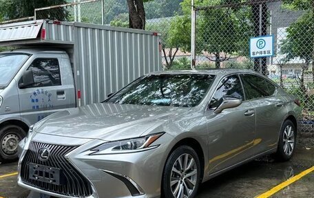 Lexus ES VII, 2022 год, 3 000 000 рублей, 3 фотография