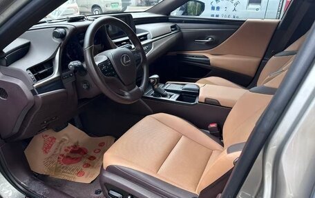 Lexus ES VII, 2022 год, 3 000 000 рублей, 7 фотография