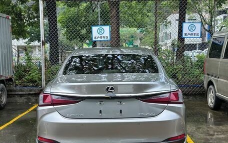 Lexus ES VII, 2022 год, 3 000 000 рублей, 4 фотография