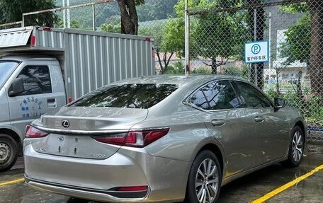 Lexus ES VII, 2022 год, 3 000 000 рублей, 5 фотография