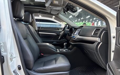 Toyota Highlander, 2021 год, 3 224 030 рублей, 14 фотография