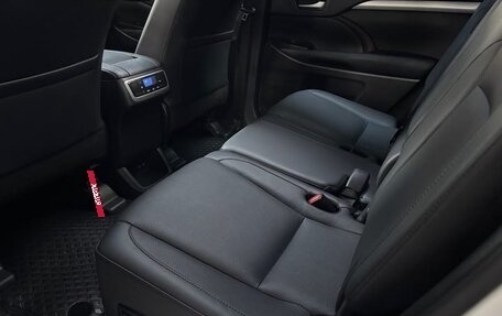 Toyota Highlander, 2021 год, 3 224 030 рублей, 6 фотография