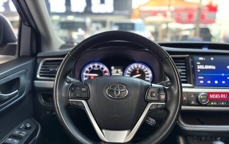 Toyota Highlander, 2021 год, 3 224 030 рублей, 13 фотография