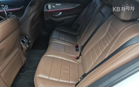 Mercedes-Benz E-Класс, 2022 год, 3 710 010 рублей, 12 фотография