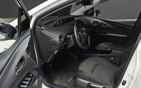 Toyota Prius IV XW50, 2021 год, 2 311 358 рублей, 11 фотография