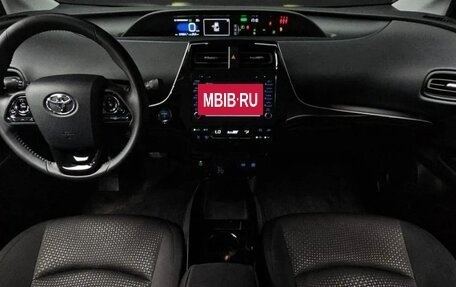 Toyota Prius IV XW50, 2021 год, 2 311 358 рублей, 7 фотография
