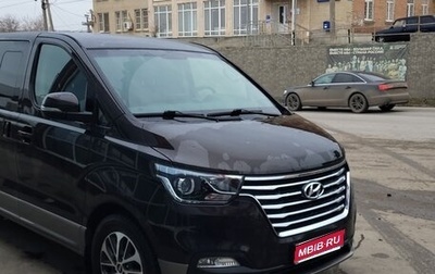 Hyundai Grand Starex Grand Starex I рестайлинг 2, 2018 год, 3 420 000 рублей, 1 фотография