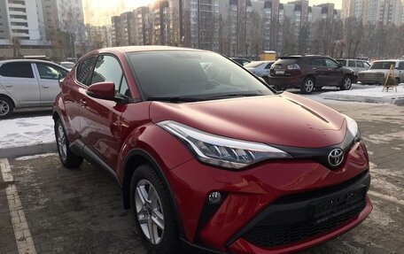 Toyota C-HR I рестайлинг, 2020 год, 3 100 000 рублей, 2 фотография