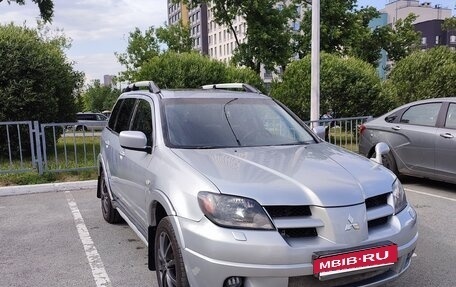 Mitsubishi Outlander III рестайлинг 3, 2005 год, 645 000 рублей, 3 фотография
