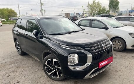 Mitsubishi Outlander, 2023 год, 4 790 000 рублей, 6 фотография