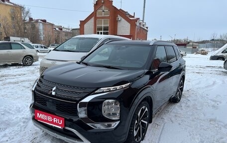 Mitsubishi Outlander, 2023 год, 4 790 000 рублей, 5 фотография