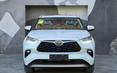 Toyota Highlander, 2025 год, 5 000 000 рублей, 2 фотография