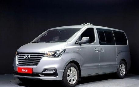 Hyundai Grand Starex Grand Starex I рестайлинг 2, 2020 год, 2 387 000 рублей, 2 фотография