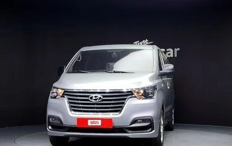 Hyundai Grand Starex Grand Starex I рестайлинг 2, 2020 год, 2 387 000 рублей, 3 фотография