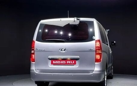 Hyundai Grand Starex Grand Starex I рестайлинг 2, 2020 год, 2 387 000 рублей, 4 фотография