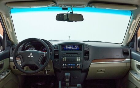 Mitsubishi Pajero IV, 2006 год, 1 695 000 рублей, 9 фотография