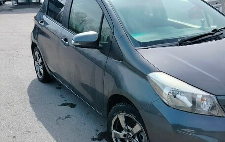Toyota Vitz, 2012 год, 650 000 рублей, 2 фотография