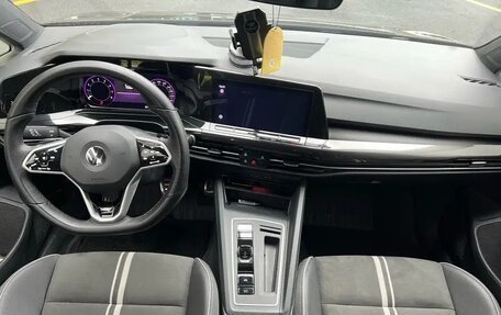 Volkswagen Golf VIII, 2021 год, 1 350 000 рублей, 11 фотография